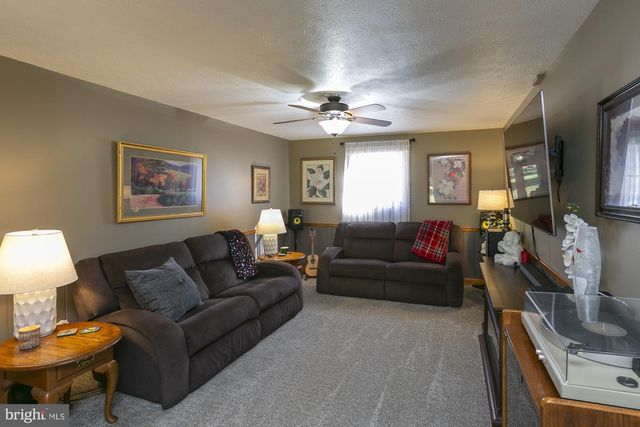 6529 MIDDLEWAY PIKE, Kearneysville, WV 25430