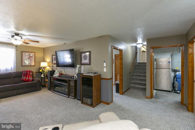 6529 MIDDLEWAY PIKE, Kearneysville, WV 25430