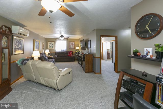 6529 MIDDLEWAY PIKE, Kearneysville, WV 25430
