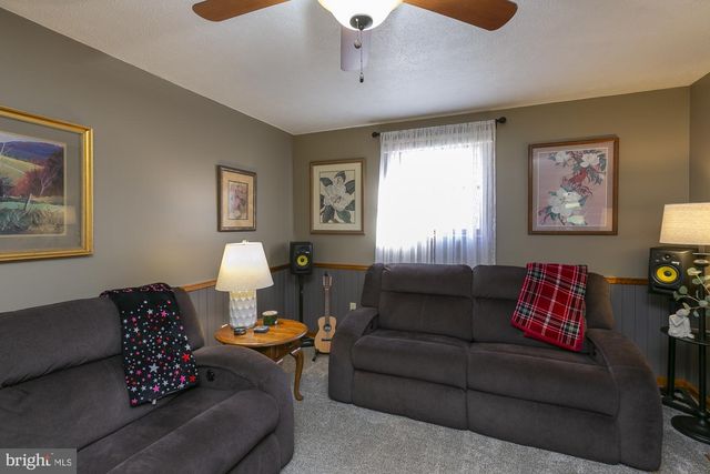 6529 MIDDLEWAY PIKE, Kearneysville, WV 25430