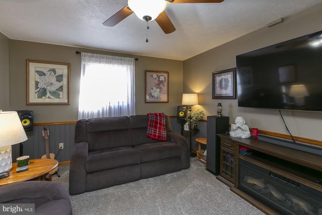 6529 MIDDLEWAY PIKE, Kearneysville, WV 25430