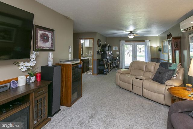 6529 MIDDLEWAY PIKE, Kearneysville, WV 25430