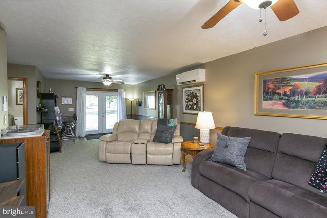 6529 MIDDLEWAY PIKE, Kearneysville, WV 25430