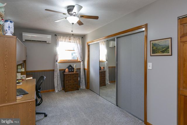 6529 MIDDLEWAY PIKE, Kearneysville, WV 25430