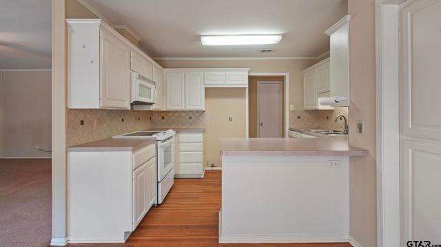 311 Savannah Dr, Tyler, TX 75703