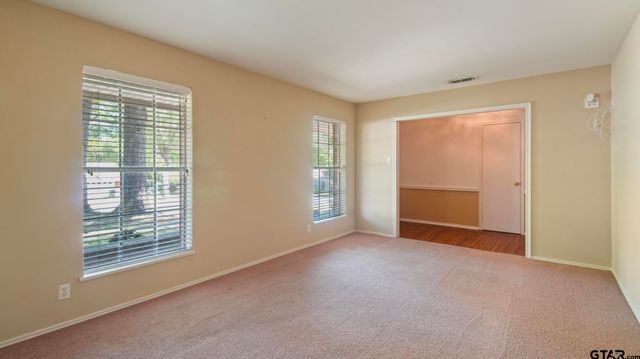 311 Savannah Dr, Tyler, TX 75703