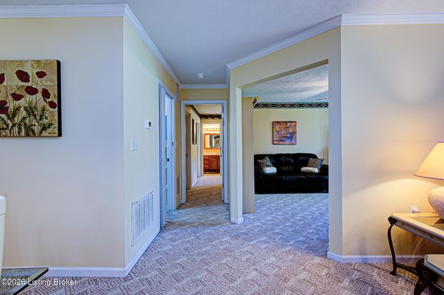10401 Trotters Pointe Dr 102, Louisville, KY 40241