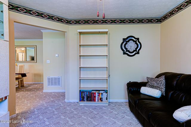 10401 Trotters Pointe Dr 102, Louisville, KY 40241