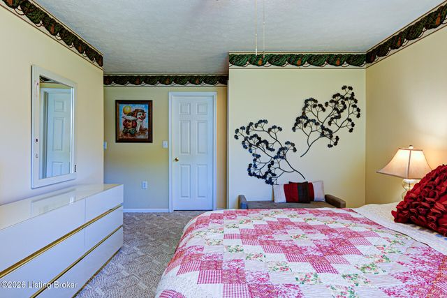 10401 Trotters Pointe Dr 102, Louisville, KY 40241