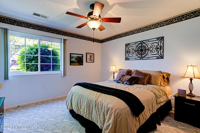10401 Trotters Pointe Dr 102, Louisville, KY 40241
