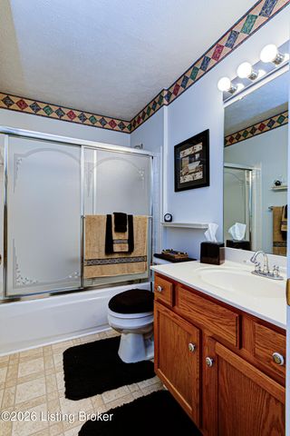 10401 Trotters Pointe Dr 102, Louisville, KY 40241