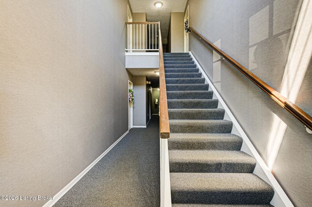 10401 Trotters Pointe Dr 102, Louisville, KY 40241