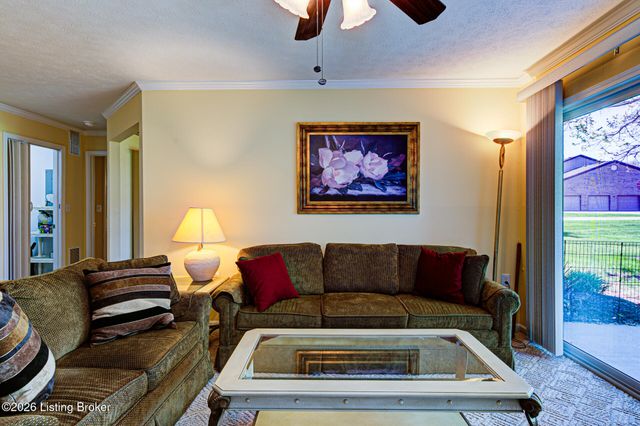 10401 Trotters Pointe Dr 102, Louisville, KY 40241