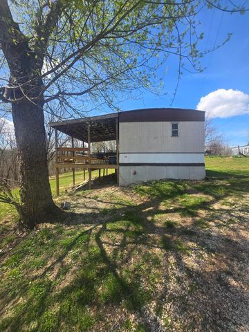 271 Estes Road, Clay City, KY 40312