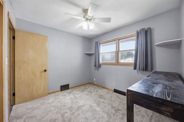 2916 Schultz Drive NW, Cedar Rapids, IA 52405