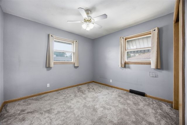 2916 Schultz Drive NW, Cedar Rapids, IA 52405