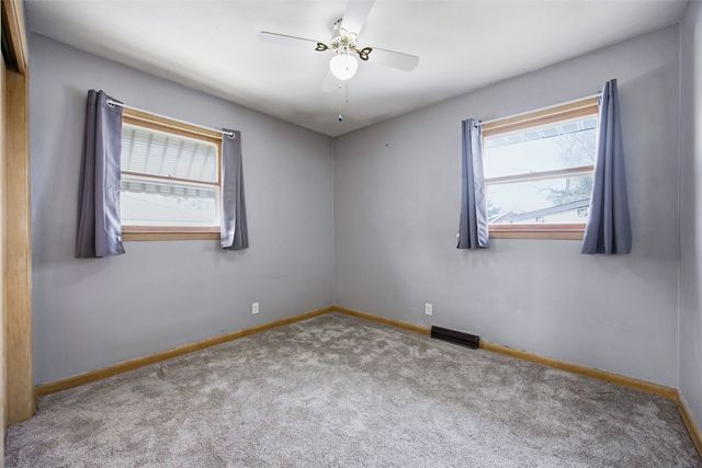 2916 Schultz Drive NW, Cedar Rapids, IA 52405
