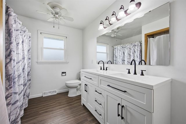 2916 Schultz Drive NW, Cedar Rapids, IA 52405