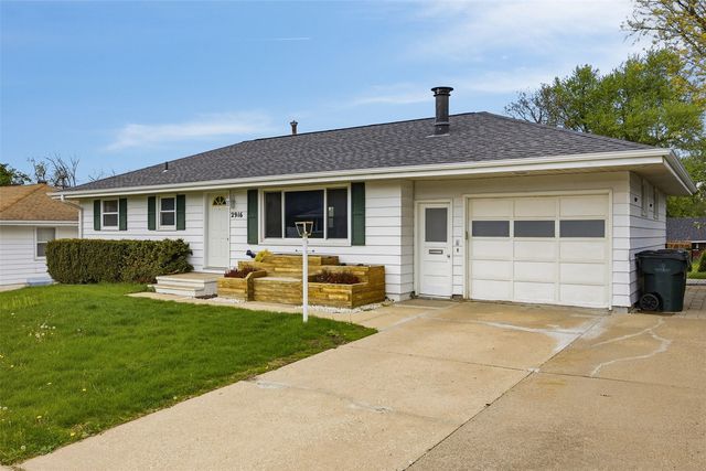 2916 Schultz Drive NW, Cedar Rapids, IA 52405