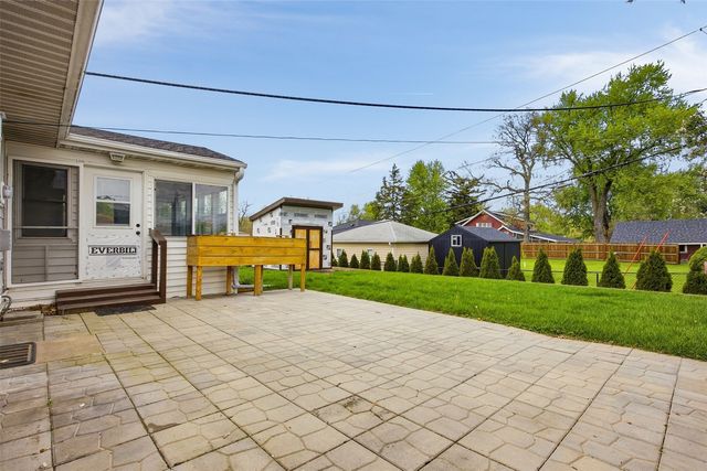 2916 Schultz Drive NW, Cedar Rapids, IA 52405