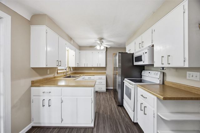 2916 Schultz Drive NW, Cedar Rapids, IA 52405