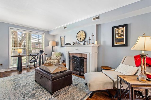 821 Westwood Drive 1S, Clayton, MO 63105