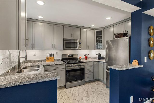 821 Westwood Drive 1S, Clayton, MO 63105