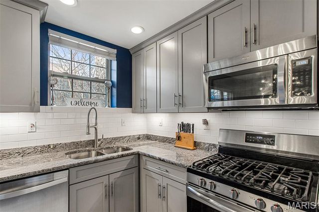 821 Westwood Drive 1S, Clayton, MO 63105