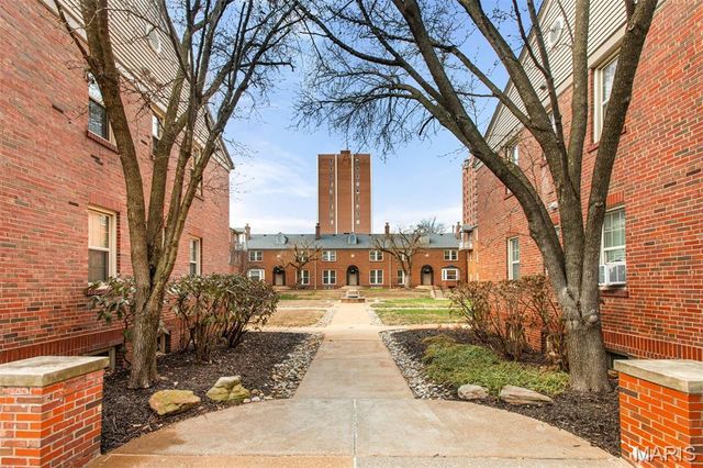 821 Westwood Drive 1S, Clayton, MO 63105