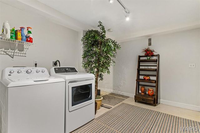 821 Westwood Drive 1S, Clayton, MO 63105