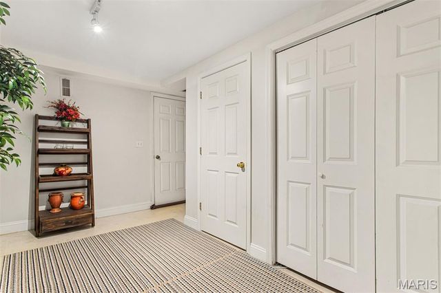 821 Westwood Drive 1S, Clayton, MO 63105