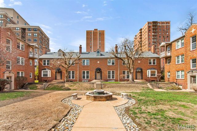 821 Westwood Drive 1S, Clayton, MO 63105