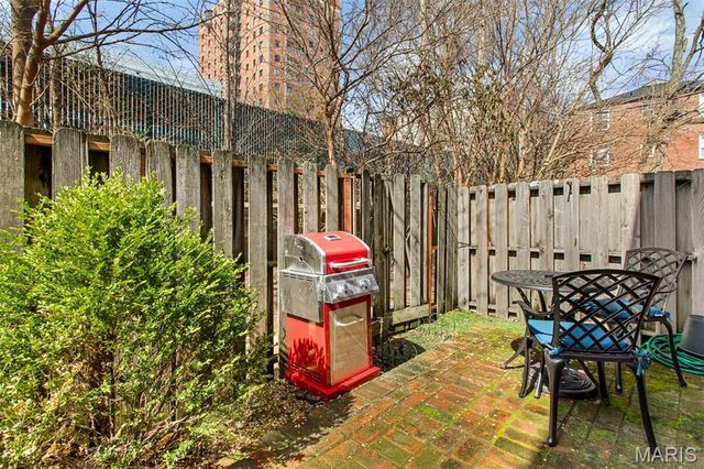 821 Westwood Drive 1S, Clayton, MO 63105