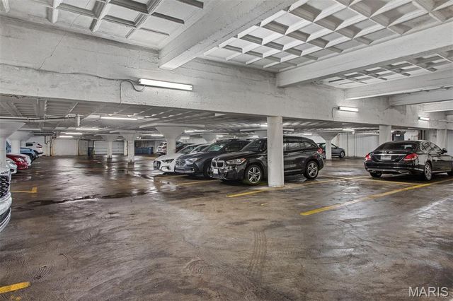 821 Westwood Drive 1S, Clayton, MO 63105