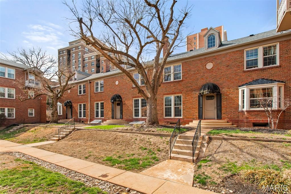 821 Westwood Drive 1S, Clayton, MO 63105
