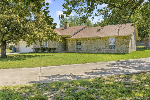 1922 S Plainview, Ardmore, OK 73401