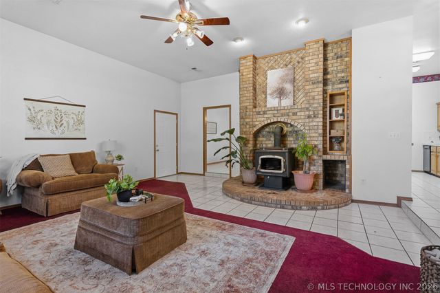 1922 S Plainview, Ardmore, OK 73401