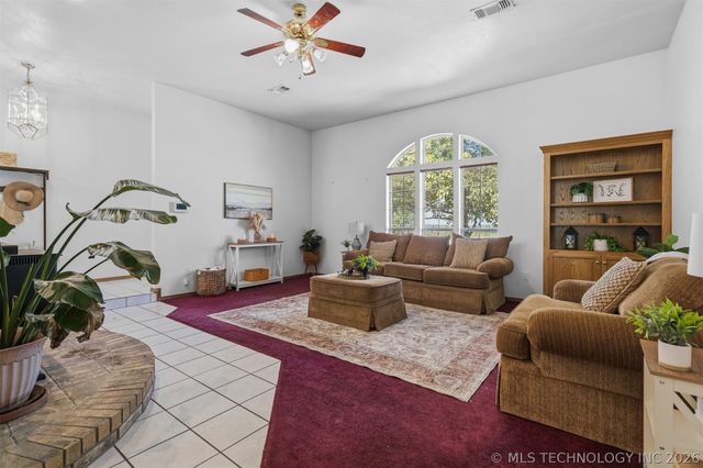 1922 S Plainview, Ardmore, OK 73401