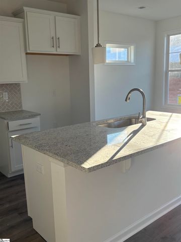 5090 Sunnycreek Drive, Boiling Springs, SC 29316