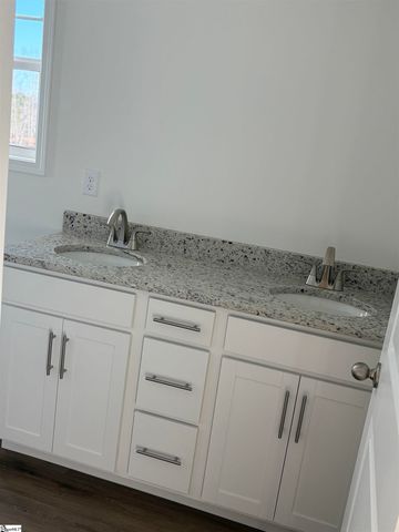 5090 Sunnycreek Drive, Boiling Springs, SC 29316