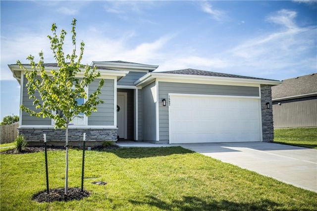 1592 Grayhawk Drive, Basehor, KS 66007