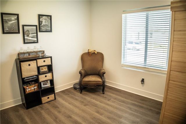 1592 Grayhawk Drive, Basehor, KS 66007