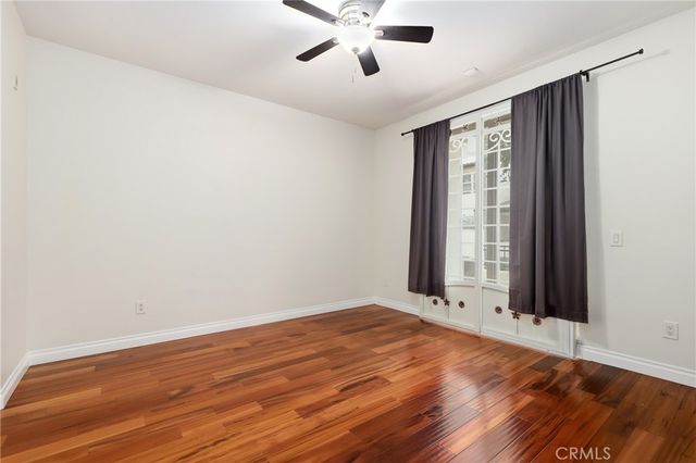 2925 W Edinger Avenue, Santa Ana, CA 92704