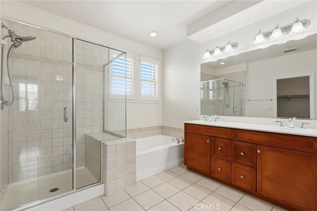 2925 W Edinger Avenue, Santa Ana, CA 92704