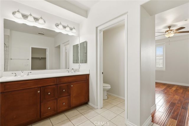 2925 W Edinger Avenue, Santa Ana, CA 92704