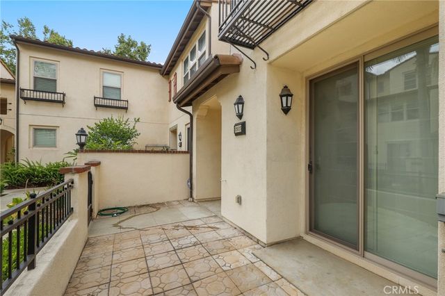 2925 W Edinger Avenue, Santa Ana, CA 92704
