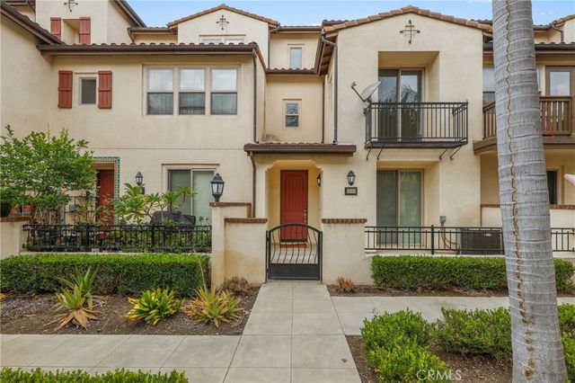2925 W Edinger Avenue, Santa Ana, CA 92704