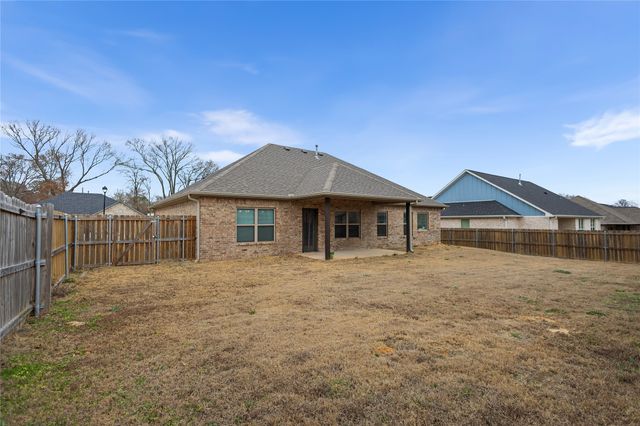 114 Rose Row, Winona, TX 75792