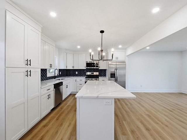 2619 Delhi Road, North Charleston, SC 29406