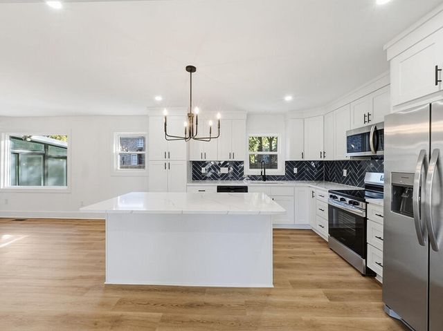 2619 Delhi Road, North Charleston, SC 29406